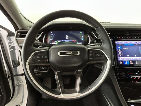 Used 2023 Jeep Grand Cherokee 4WD 4xe image 14