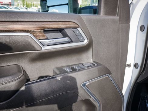 Used 2025 Chevrolet Silverado 3500 LT AWD/4WD image 16