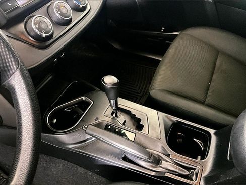 Used 2018 Toyota RAV4 LE image 13