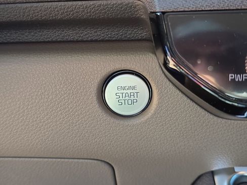 New 2026 Kia Carnival EX FWD image 28