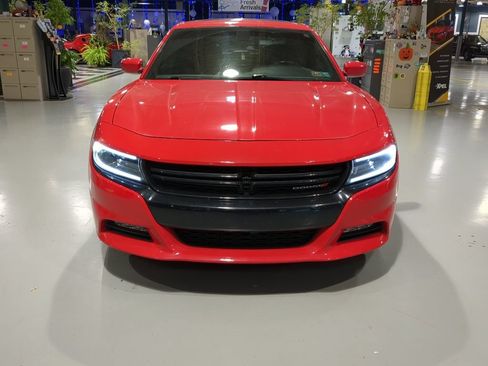 Used 2019 Dodge Charger SXT w/ Plus Group AWD/4WD image 3