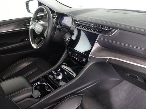 Used 2023 Jeep Grand Cherokee Limited w/ Luxury Tech Group II image 30