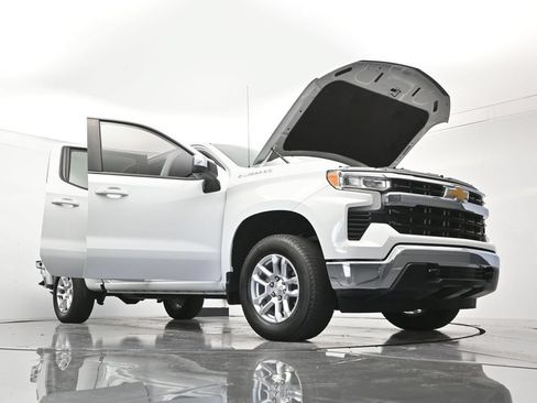 Used 2024 Chevrolet Silverado 1500 LT AWD/4WD image 50