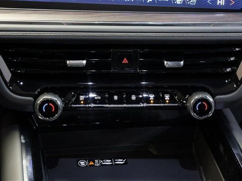 New 2026 Chevrolet Suburban Premier w/ Sun And Tow Package image 28