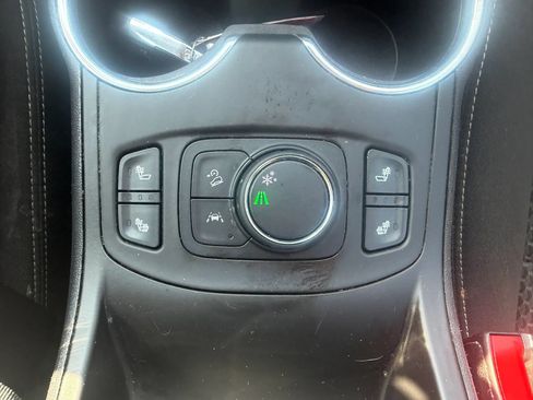 Used 2023 GMC Terrain SLE FWD image 22