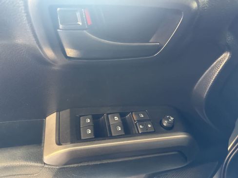 Used 2021 Toyota Tacoma SR5 w/ SR5 Appearance Package (SM) image 19