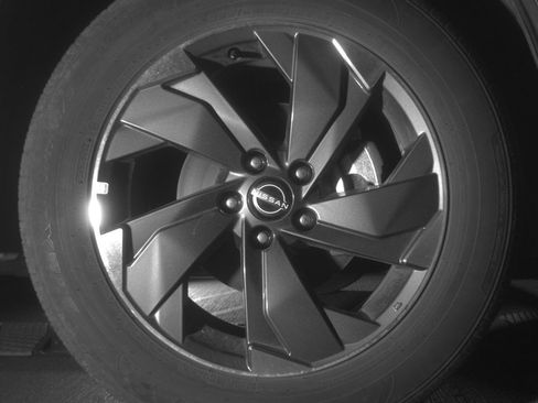 Used 2025 Nissan Rogue SV FWD image 13