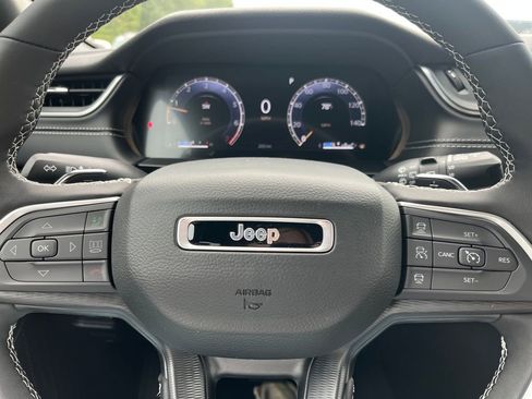 New 2025 Jeep Grand Cherokee Altitude image 2