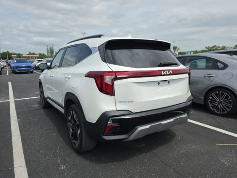 Used 2024 Kia Seltos SX w/ SX Sunroof Package AWD/4WD image 13