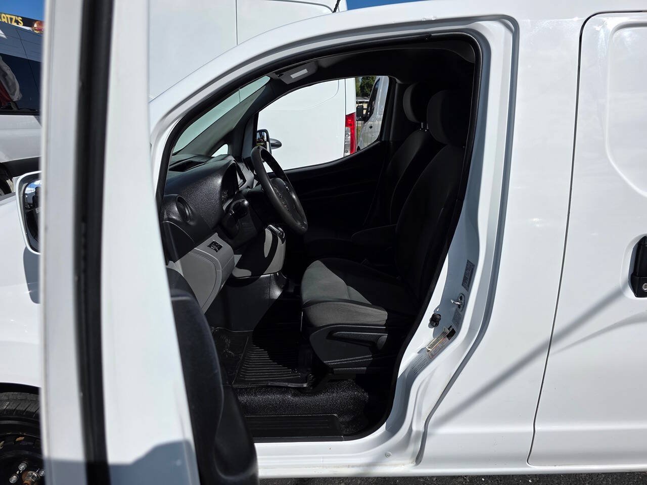 Used 2020 Nissan NV200 SV FWD image 16