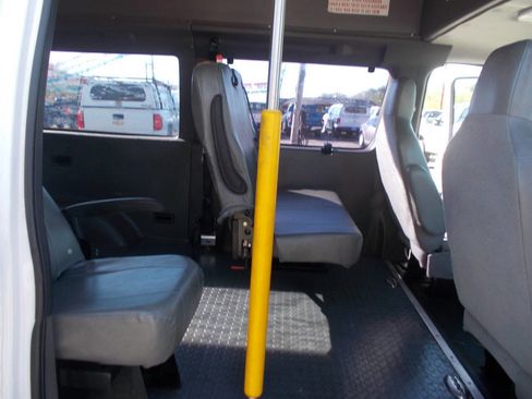 Used 2011 Ford E-150 and Econoline 150 w/ PWR Group image 9