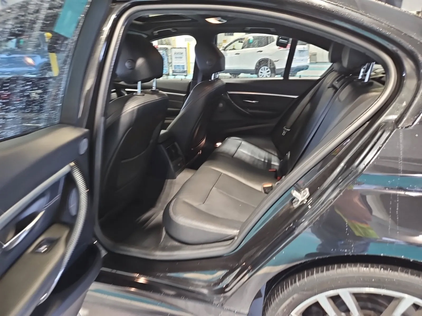Used 2018 BMW 340i Sedan w/ Premium Package RWD image 11