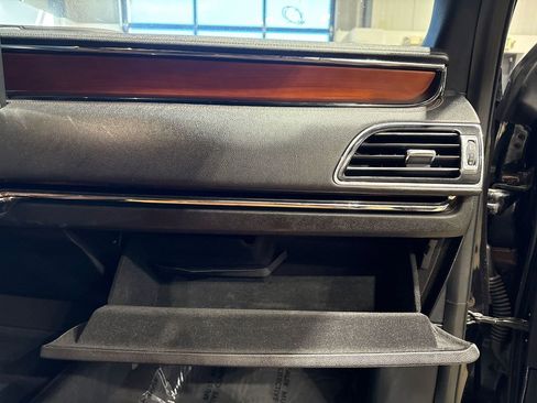 Used 2020 Lincoln Navigator L Reserve w/ Equipment Group 208A Reserve AWD/4WD image 96