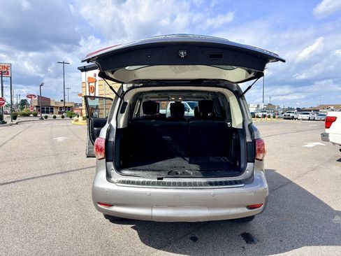 Used 2014 INFINITI QX80 4WD w/ Deluxe Touring Package image 30