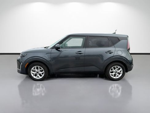 Used 2023 Kia Soul LX w/ LX Technology Package FWD image 6