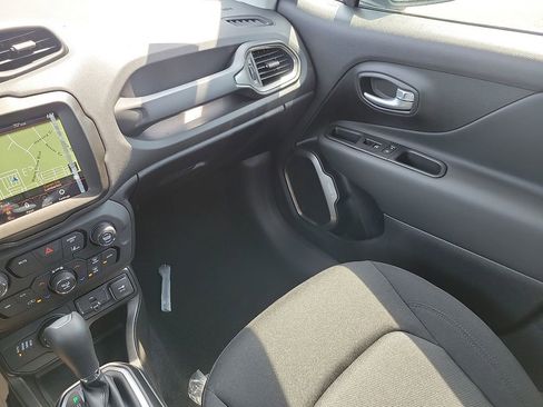 New 2023 Jeep Renegade Latitude image 12