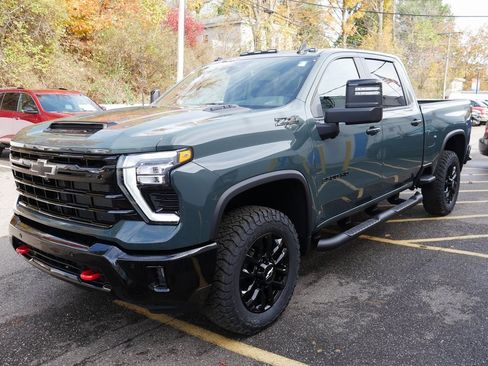 New 2026 Chevrolet Silverado 3500 LT w/ Trail Boss Package image 4