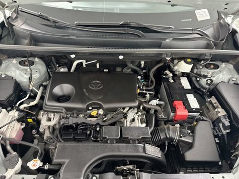 Used 2021 Toyota RAV4 XLE w/ XLE Grade Weather Package AWD/4WD image 10