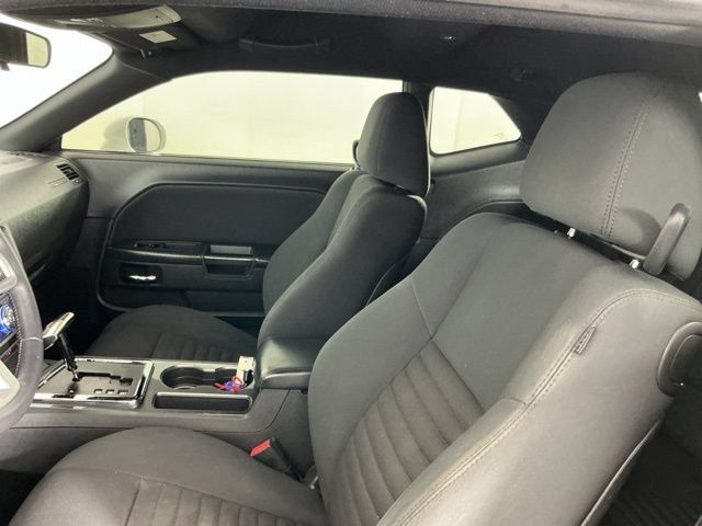 Used 2013 Dodge Challenger SXT RWD image 13
