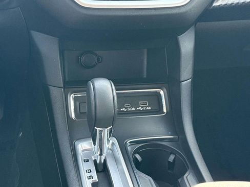 Used 2024 Subaru Ascent Premium w/ Convenience Package image 19