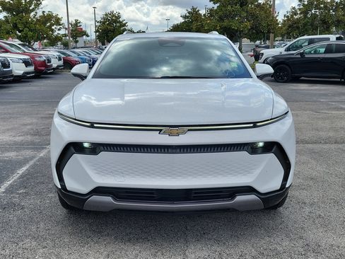 Used 2024 Chevrolet Equinox EV LT FWD image 2