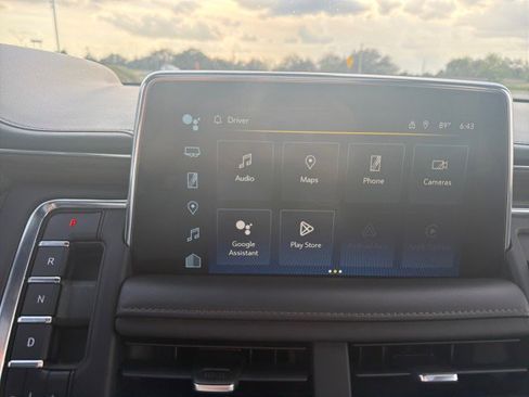 Used 2022 Chevrolet Tahoe High Country image 11