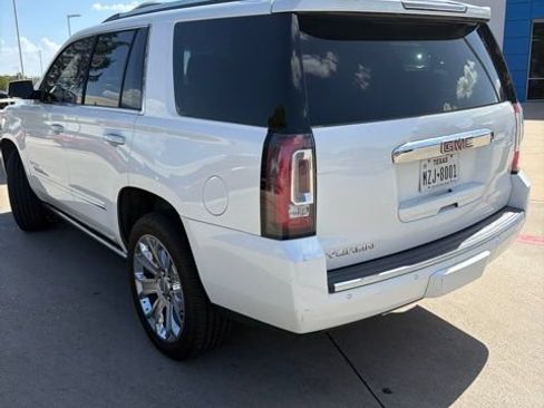 Used 2018 GMC Yukon Denali w/ Open Road Package AWD/4WD image 11