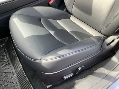 Used 2023 Tesla Model 3 Standard Range image 16