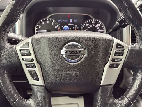Used 2020 Nissan Titan SV w/ SV Convenience Package image 25