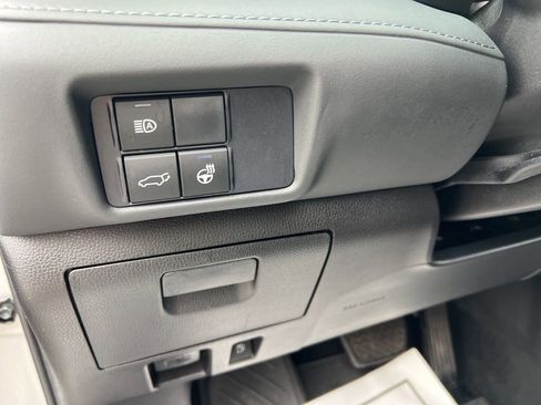 Used 2021 Toyota Highlander Limited image 31