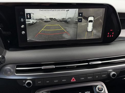 Used 2023 Hyundai Palisade Calligraphy image 15