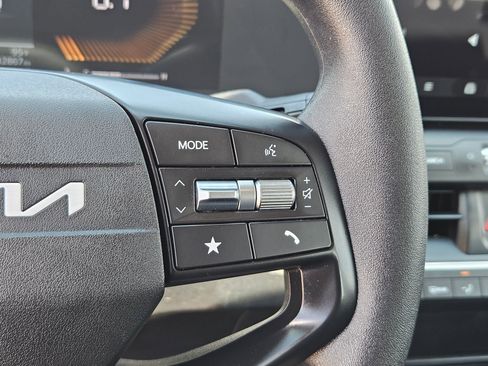 Used 2025 Kia K4 FWD image 20