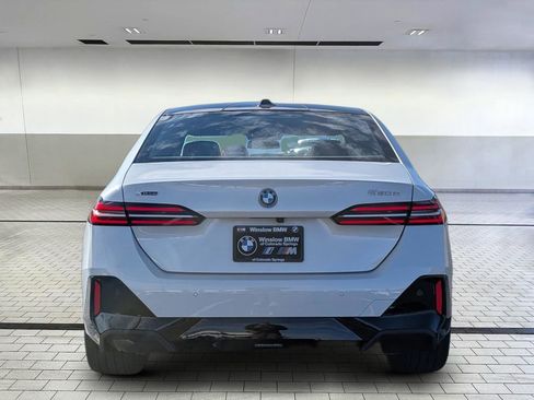 New 2026 BMW 550e xDrive w/ Premium Package image 4