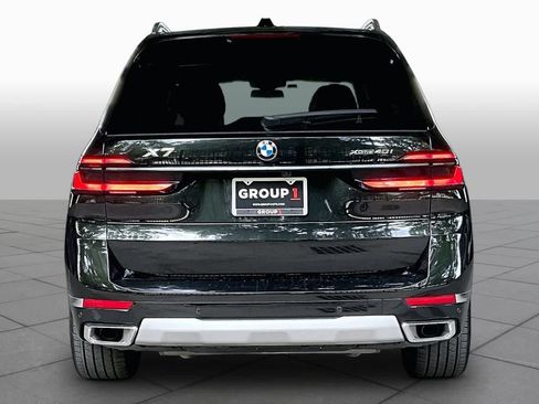 Used 2025 BMW X7 xDrive40i w/ Premium Package AWD/4WD image 4