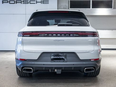 New 2026 Porsche Cayenne image 21