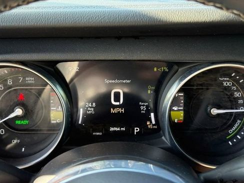 Used 2021 Jeep Wrangler Unlimited Sahara w/ Cold Weather Group AWD/4WD image 20