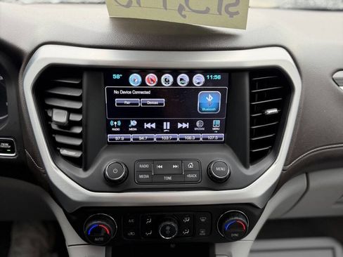 Used 2018 GMC Acadia SLT w/ LPO, Black Accent Package image 16