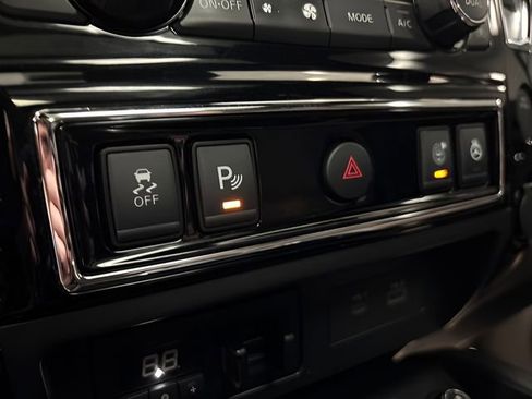Used 2021 Nissan Titan Platinum Reserve w/ Moonroof Package image 36