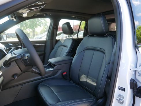 New 2026 Jeep Grand Cherokee Limited AWD/4WD image 5