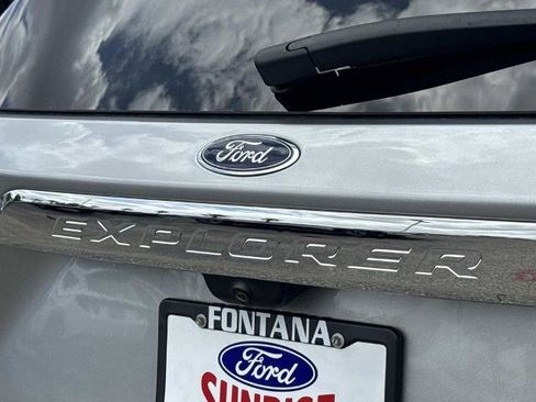 Certified 2023 Ford Explorer XLT RWD image 29