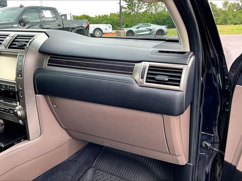 Used 2020 Lexus GX 460 Premium w/ Premium Package AWD/4WD image 28