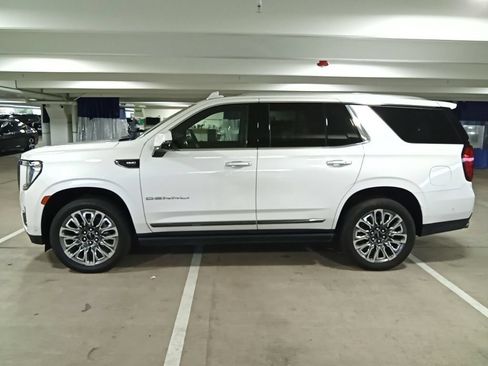 Used 2024 GMC Yukon Denali Ultimate AWD/4WD image 8