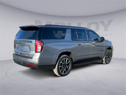 Used 2022 Chevrolet Suburban RST w/ Luxury Package image 5