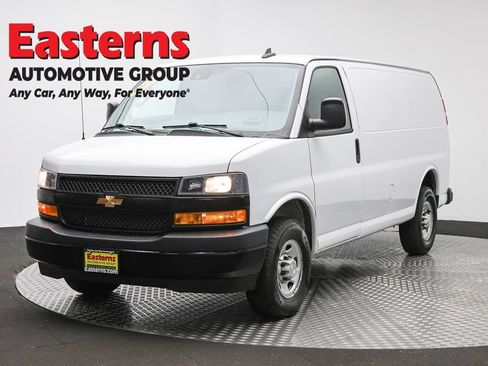 Used 2020 Chevrolet Express 3500 w/ Driver Convenience Package RWD image 1