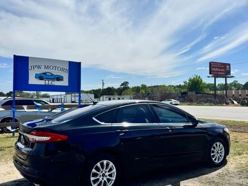 Used 2017 Ford Fusion S image 10