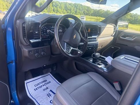 Used 2022 Chevrolet Silverado 1500 LTZ w/ Z71 Off-Road Package AWD/4WD image 10