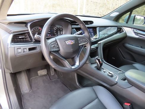 Certified 2024 Cadillac XT6 Premium Luxury image 26