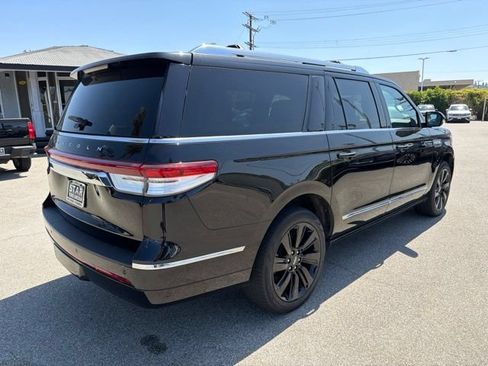 Used 2023 Lincoln Navigator L Reserve w/ Monochromatic Package AWD/4WD image 7