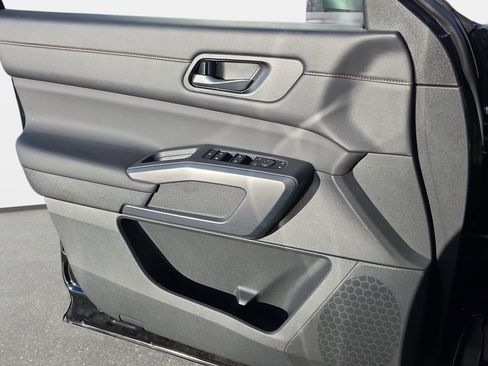 Used 2025 Nissan Pathfinder Rock Creek image 26