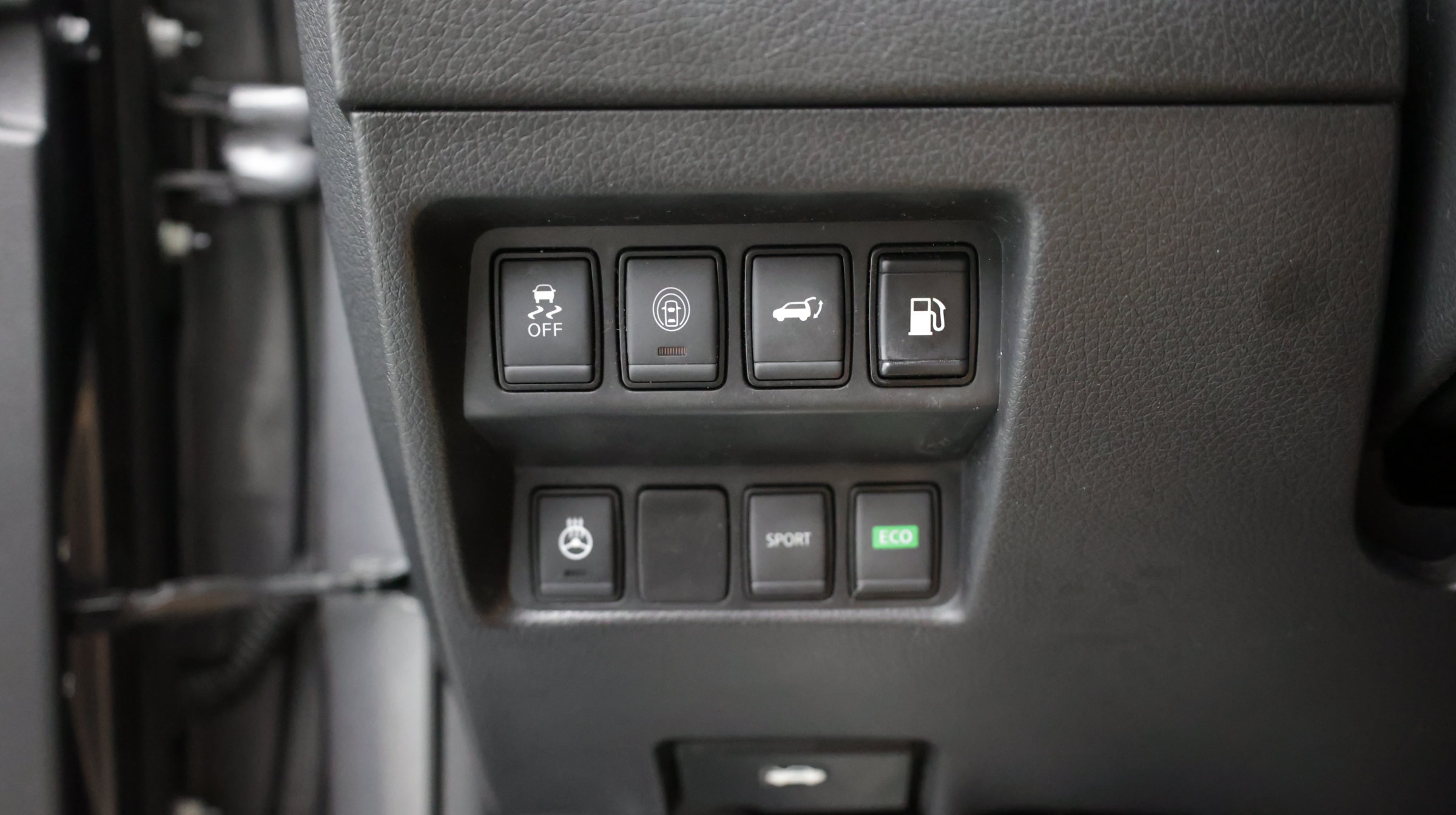 Used 2018 Nissan Rogue SL FWD image 17